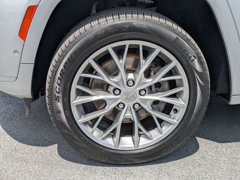 Certified 2022 Jeep Grand Cherokee L Summit w/ Advanced Protech Group IV image 6