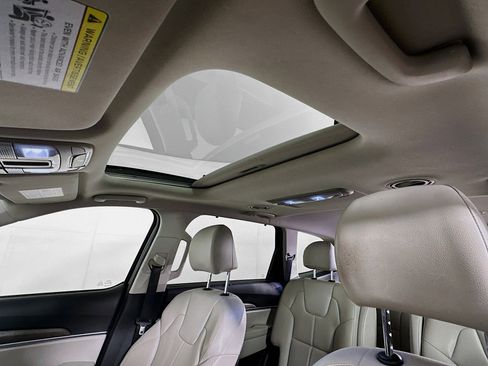 Used 2022 Kia Telluride EX w/ EX Premium Package image 25