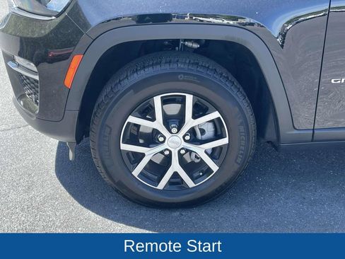 Certified 2025 Jeep Grand Cherokee Limited w/ Luxury Tech Group II AWD/4WD image 12