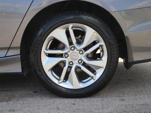 Used 2019 Honda Accord LX image 12