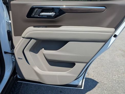 New 2026 Chevrolet Tahoe Z71 w/ Comfort Package AWD/4WD image 35