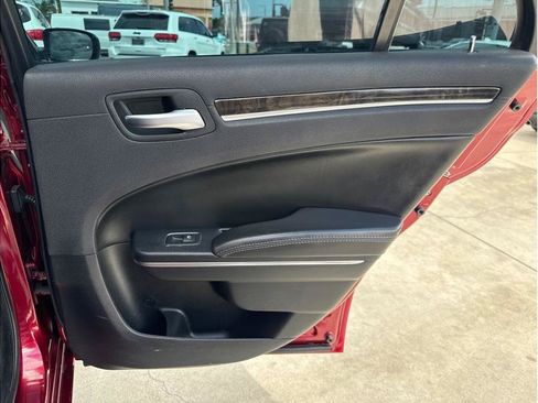 Used 2017 Chrysler 300 C w/ Safetytec Plus Group RWD image 21