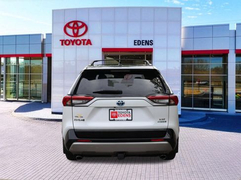 Used 2023 Toyota RAV4 XSE AWD/4WD image 4