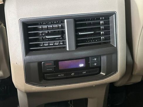Used 2019 Volkswagen Atlas SE w/ Towing Package AWD/4WD image 15
