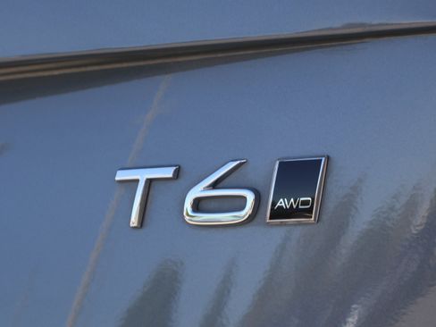 Used 2022 Volvo XC90 T6 Momentum w/ Advanced Package image 18