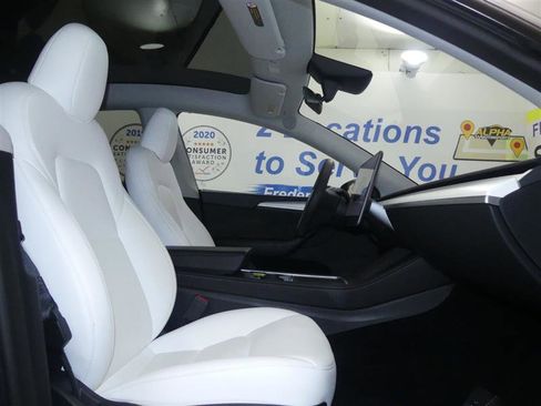 Used 2023 Tesla Model Y AWD image 8