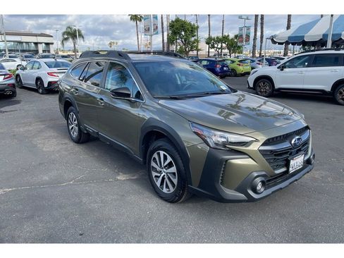Certified 2025 Subaru Outback Premium AWD/4WD image 8
