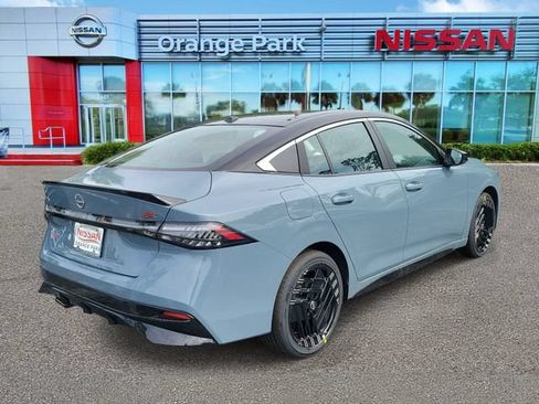 New 2026 Nissan Sentra SR w/ Floor Mat Package FWD image 2