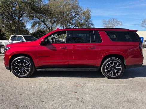 Used 2023 Chevrolet Suburban RST image 4
