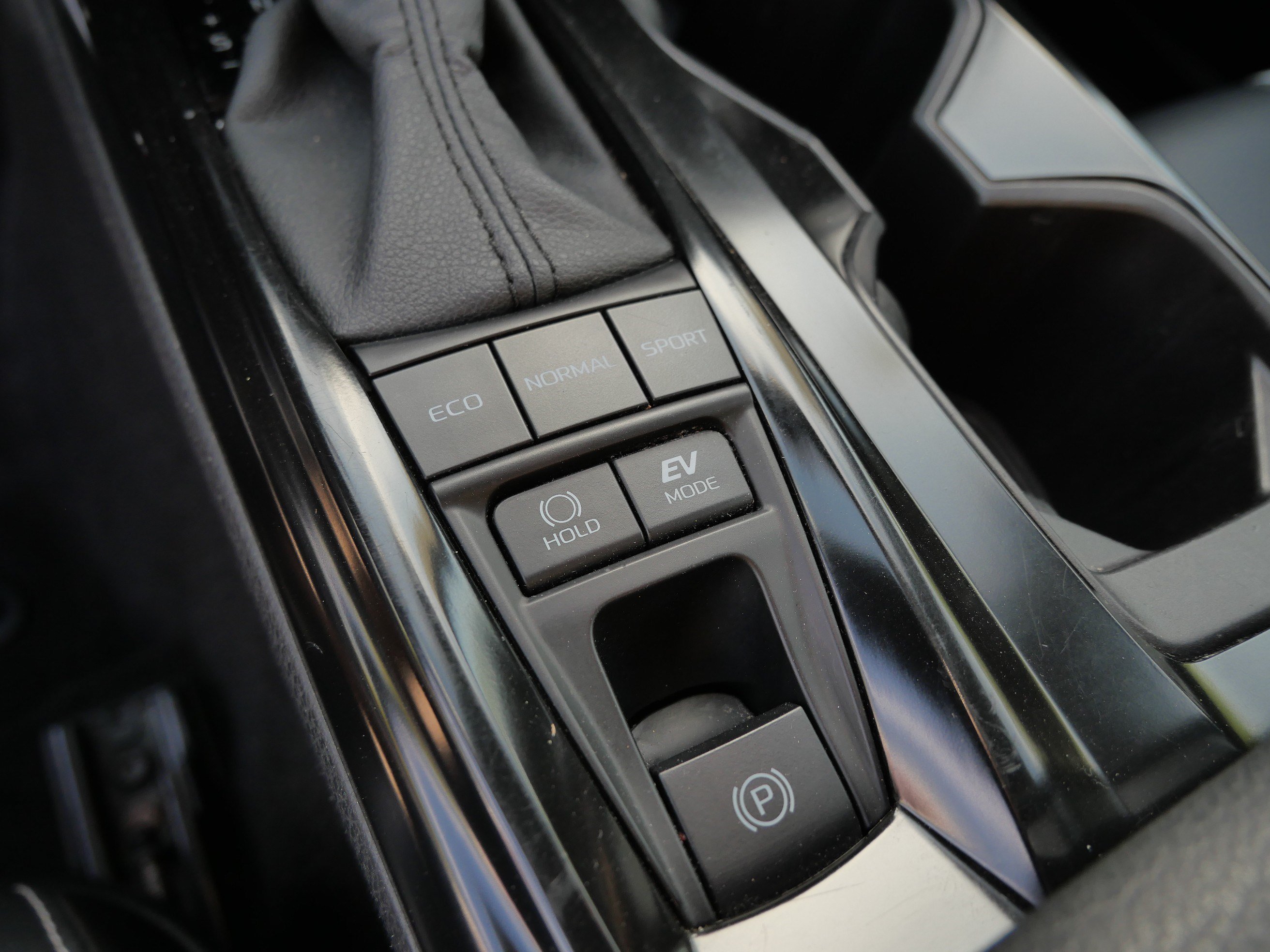 Certified 2025 Toyota Camry SE FWD image 31