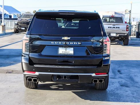 Used 2025 Chevrolet Suburban High Country AWD/4WD image 8