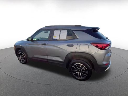 Used 2025 Chevrolet TrailBlazer LT w/ Driver Confidence Package image 10