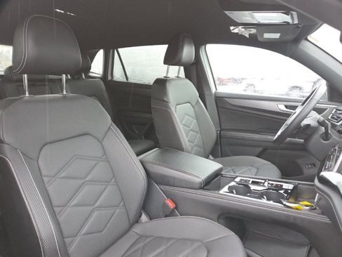 Used 2024 Volkswagen Atlas Cross Sport SE image 20