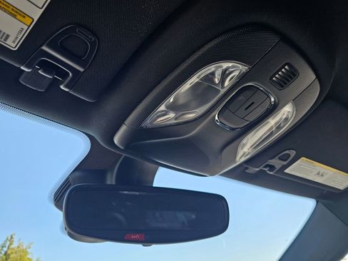 Used 2024 Jeep Compass Latitude image 30