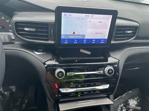 Used 2023 Ford Explorer ST-Line w/ Class IV Trailer Tow Package image 4