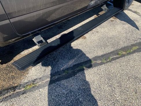 Used 2022 RAM 1500 Laramie w/ Night Edition AWD/4WD image 6