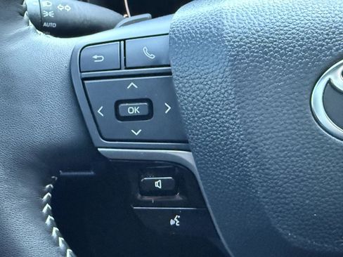 Used 2026 Toyota Camry SE w/ Convenience Package image 18