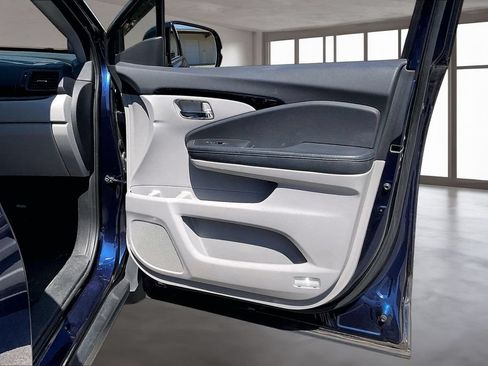 Used 2017 Honda Pilot Touring image 27