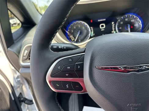 New 2026 Chrysler Pacifica Select image 14