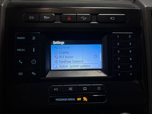 Used 2022 Ford F250 XL w/ Power Equipment Group AWD/4WD image 9