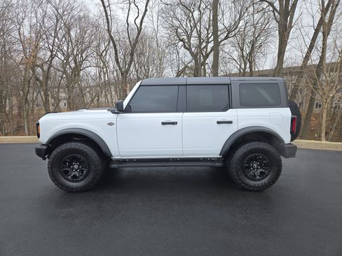 Used 2023 Ford Bronco Wildtrak image 5