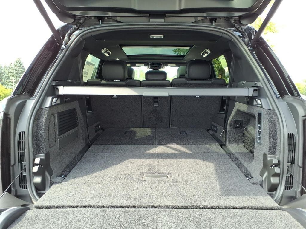 New 2026 Land Rover Range Rover Long Wheelbase SE AWD/4WD image 27