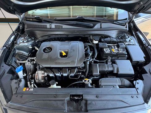 Used 2022 Kia Forte LXS FWD image 19