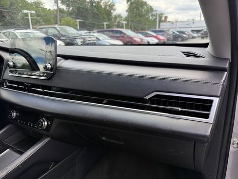 Used 2024 Mitsubishi Outlander SE AWD/4WD image 16