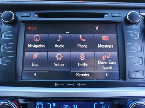 Used 2019 Toyota Highlander SE image 11