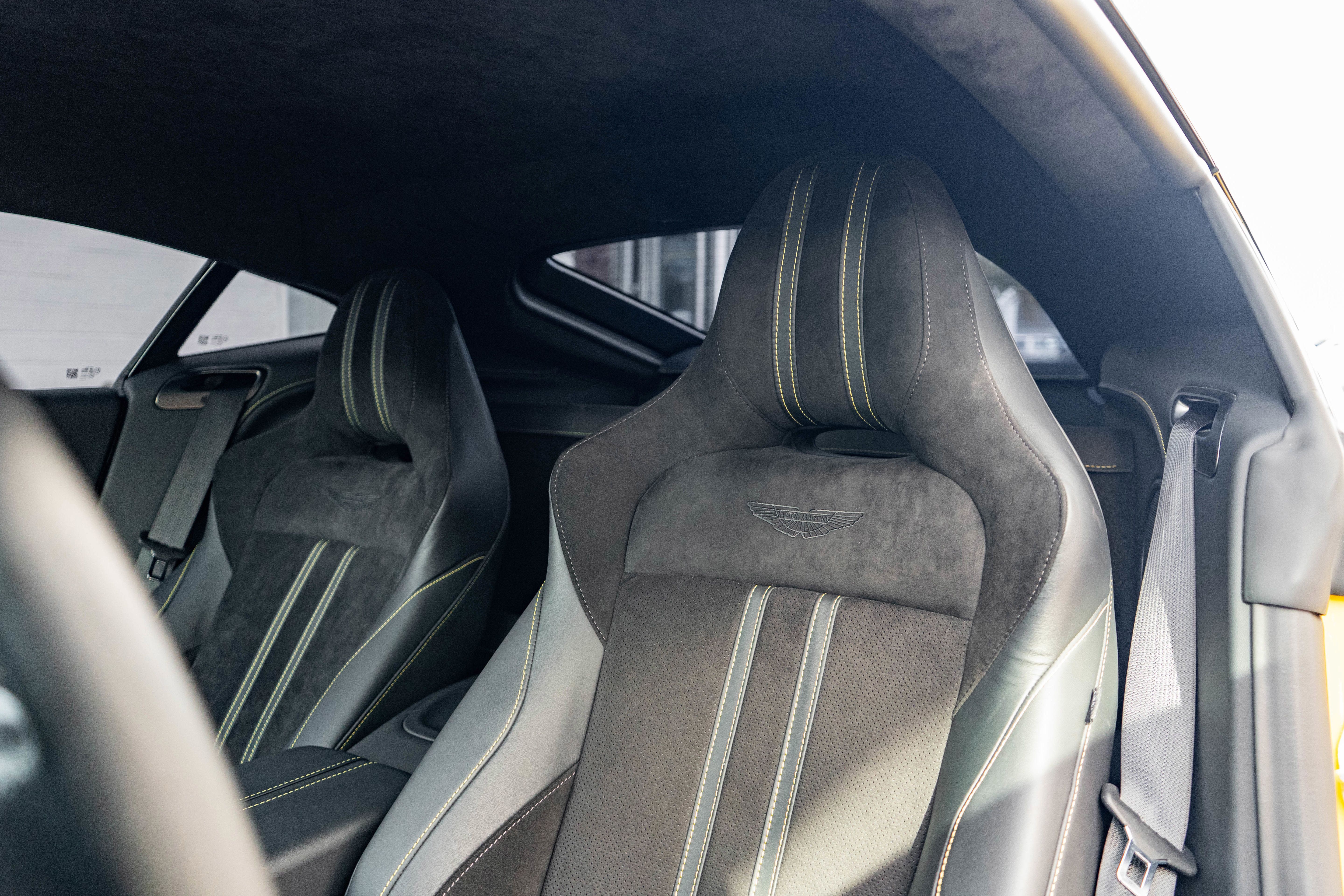 Used 2023 Aston Martin V8 Vantage Coupe RWD image 12