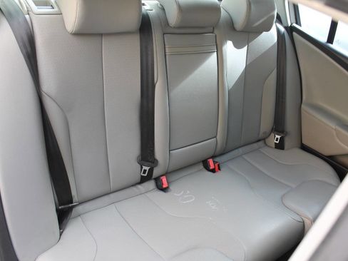 Used 2006 Volkswagen Passat 2.0T image 29