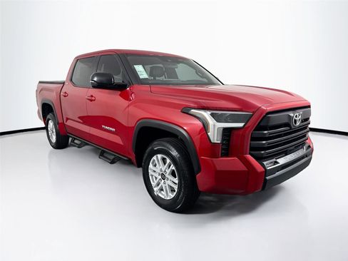 Used 2025 Toyota Tundra SR5 w/ SR5 Premium Package AWD/4WD image 10