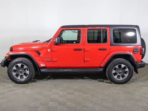 Used 2022 Jeep Wrangler Unlimited Sahara w/ Cold Weather Group AWD/4WD image 15