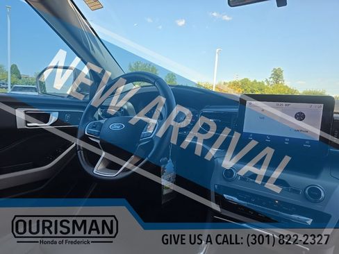 Used 2023 Ford Explorer XLT w/ Equipment Group 202A AWD/4WD image 10