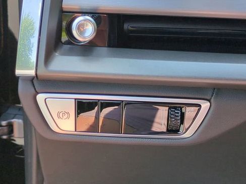 New 2026 Cadillac Vistiq Sport image 18