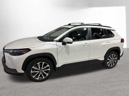 Certified 2023 Toyota Corolla Cross XLE w/ Convenience Package image 5