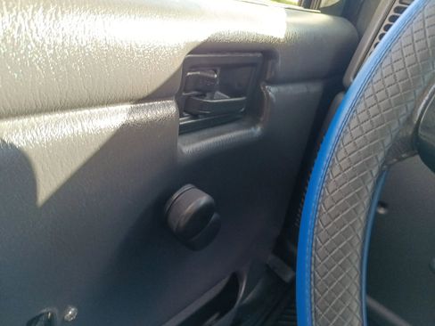 Used 2001 Jeep Wrangler Sport image 19