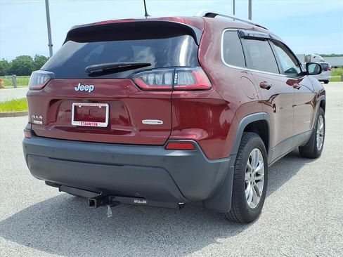 Used 2019 Jeep Cherokee Latitude Plus w/ Comfort/Convenience Group AWD/4WD image 2