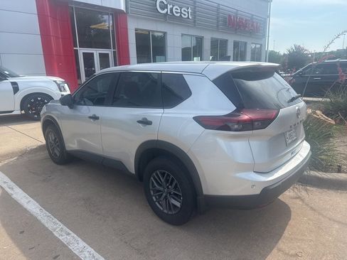 Used 2024 Nissan Rogue S FWD image 4
