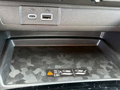 Used 2025 Chevrolet Colorado Z71 w/ Technology Package image 16