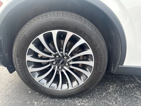 Used 2023 Lincoln Aviator AWD w/ Premium Package image 45