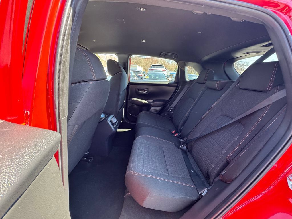 Used 2025 Honda HR-V Sport image 18