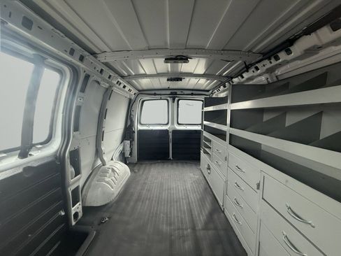 Used 2021 Chevrolet Express 2500 w/ Driver Convenience Package image 17