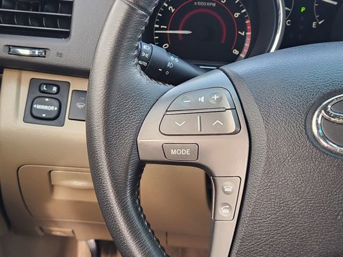 Used 2010 Toyota Highlander Limited image 28