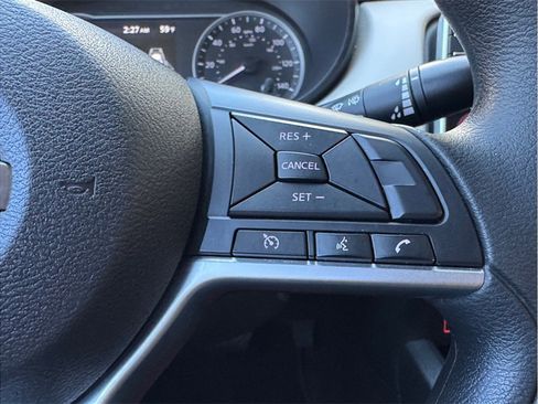 Used 2021 Nissan Versa SV FWD image 14