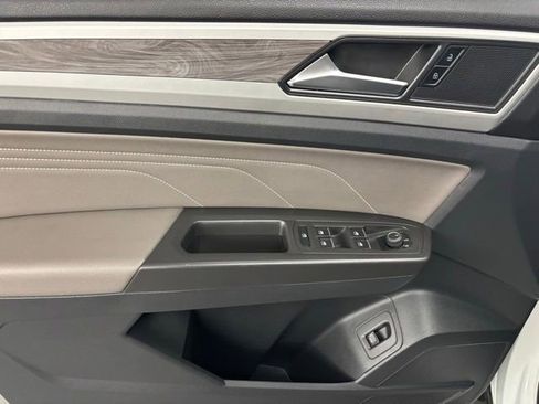 Used 2023 Volkswagen Atlas Cross Sport SE FWD image 19