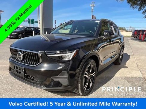 Certified 2025 Volvo XC40 B5 Core image 5