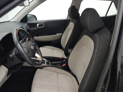 Used 2022 Hyundai Venue SEL FWD image 17