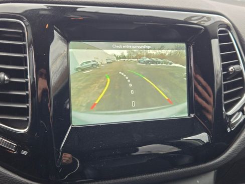 Used 2020 Jeep Compass Latitude image 24