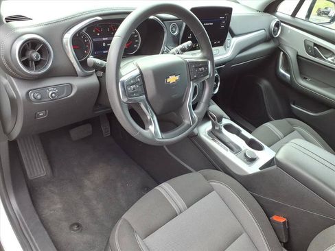 Used 2025 Chevrolet Blazer LT FWD image 12